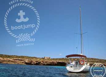 Rent a sailboat in Club Náutico Ibiza - Oceanis Clipper 311
