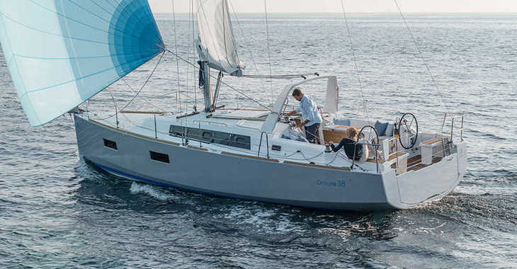 Rent a sailboat in Marina Kastela - Oceanis 38 - 3 cab.