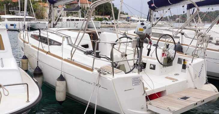 Rent a sailboat in Rogač - Sun Odyssey 349