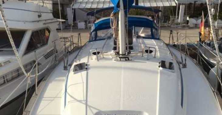 Rent a sailboat in Marina Porto Cristo - Bavaria 42