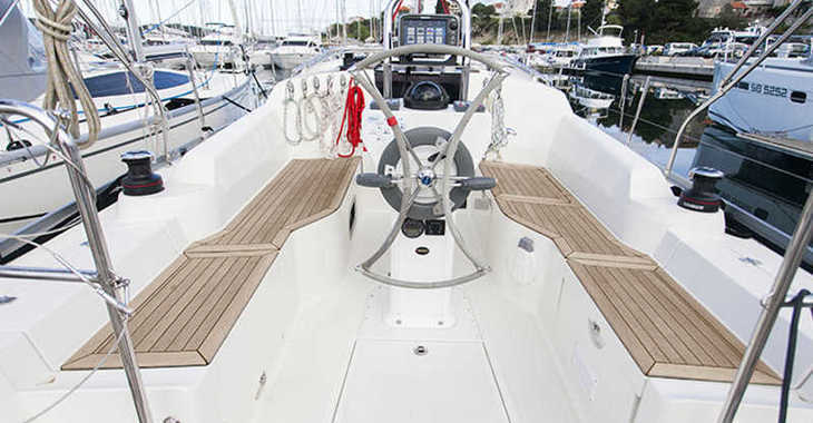 Rent a sailboat in Marina Mandalina - Delphia 31