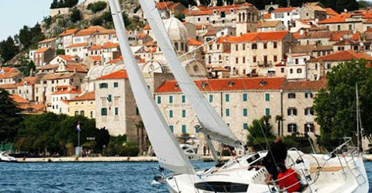 Rent a sailboat in Marina Mandalina - Delphia 31