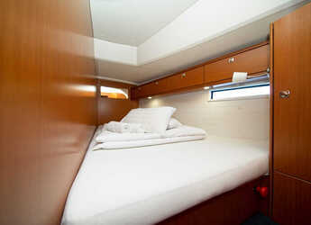 Rent a sailboat in Marina Hramina - Bavaria 46 CN