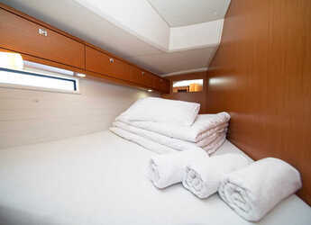 Rent a sailboat in Marina Hramina - Bavaria 46 CN