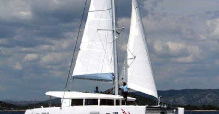Alquilar catamarán en Marina Hramina - Lagoon 400