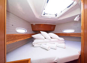 Rent a sailboat in Marina Hramina - Bavaria 51 C