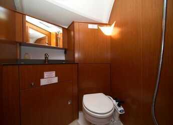 Rent a sailboat in Marina Hramina - Bavaria Cruiser 41