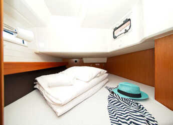 Rent a sailboat in Marina Hramina - Bavaria Cruiser 41