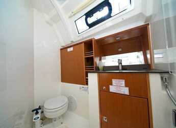 Rent a sailboat in Marina Hramina - Bavaria Cruiser 41
