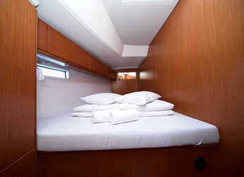 Rent a sailboat in Marina Hramina - Bavaria 46 CN