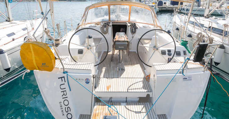 Chartern Sie segelboot in Marina Kastela - Dufour 445 Grand Large