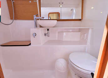 Rent a sailboat in Marina Frapa - Dufour 412 Grand large