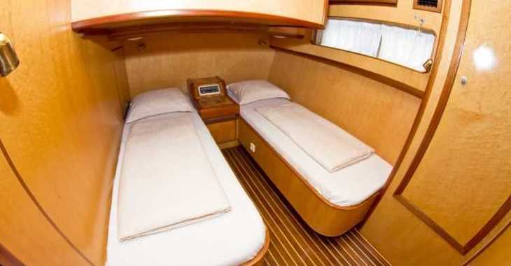 Chartern Sie yacht in Marina Kremik - Yaretti 2110