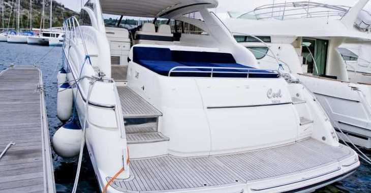 Rent a motorboat in Kremik Marina - Princess V 58