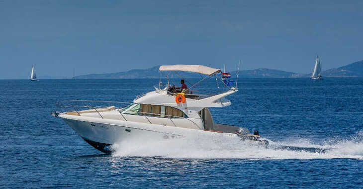 Rent a motorboat in Marina Kremik - Jeanneau Prestige 36 Fly