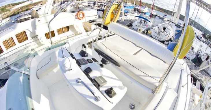 Rent a power catamaran  in Marina Kremik - Lagoon Powercat 43