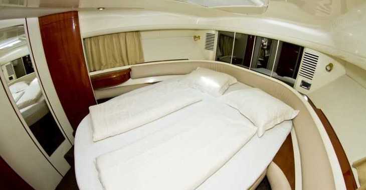 Chartern Sie yacht in Marina Kremik - Fairline Targa 48