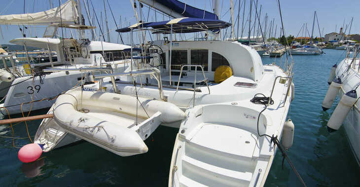Rent a catamaran in Marina Betina - Lagoon 380