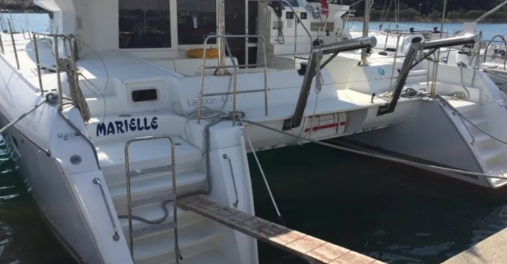 Rent a catamaran in Betina Marina - Lagoon 421