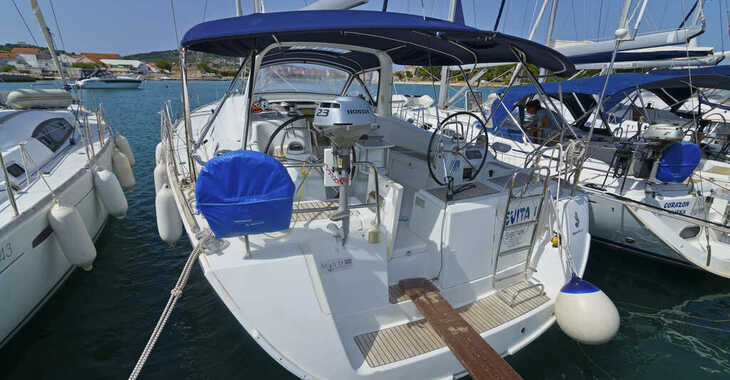 Rent a sailboat in Betina Marina - Oceanis 50 Family