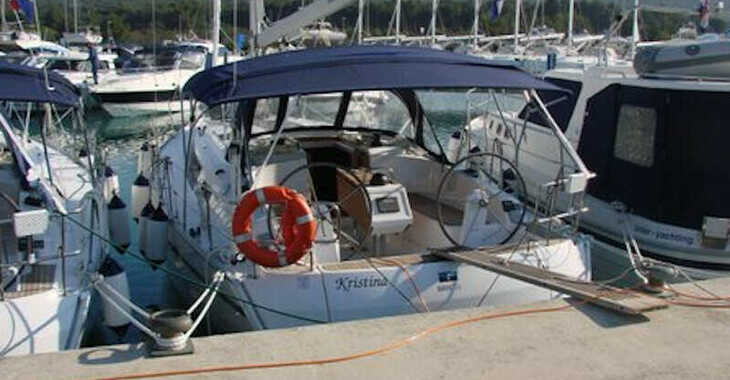 Rent a sailboat in Marina Sukosan (D-Marin Dalmacija) - Bavaria 37 Cruiser