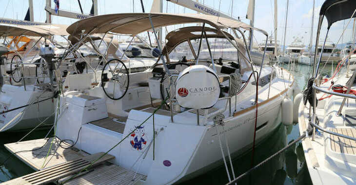 Rent a sailboat in Marina Kastela - Sun Odyssey 419