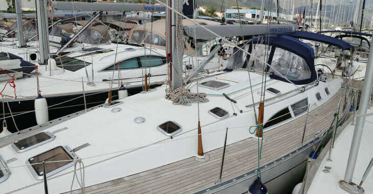 Chartern Sie segelboot in Marina Kastela - Sun Odyssey 45.2