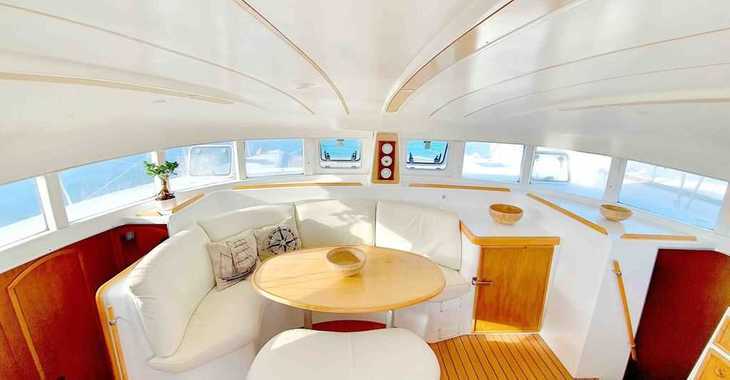 Rent a catamaran in Club Naútico de Sant Antoni de Pormany - Lagoon 380