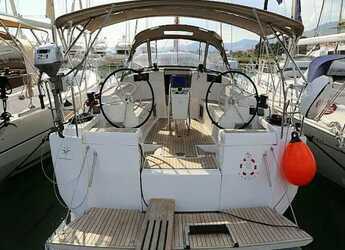 Chartern Sie segelboot in Marina Kastela - Sun Odyssey 419