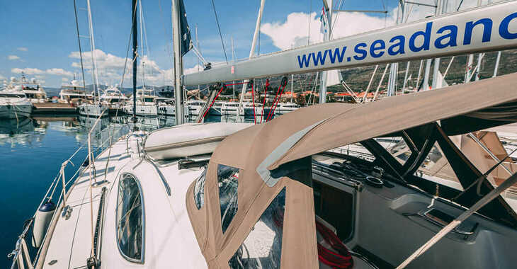Rent a sailboat in Marina Kastela - Sun Odyssey 49 DS