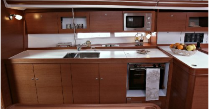 Rent a sailboat in Nanny Cay - Dufour 375