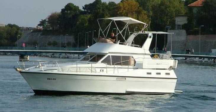 Rent a motorboat in Zadar Marina - Atlantic 37