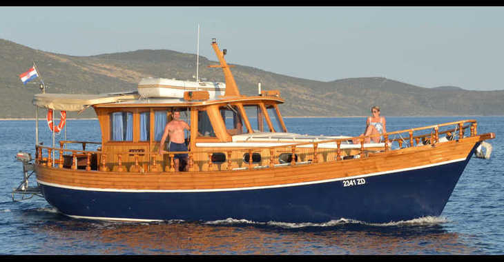 Rent a motorboat in Zadar Marina - Model Luka