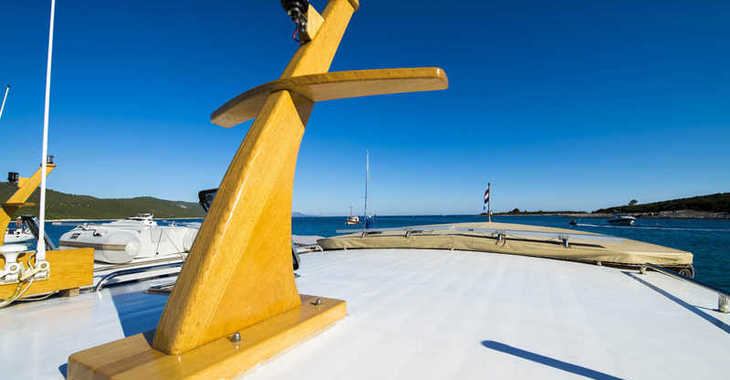 Rent a motorboat in Zadar Marina - Model Luka