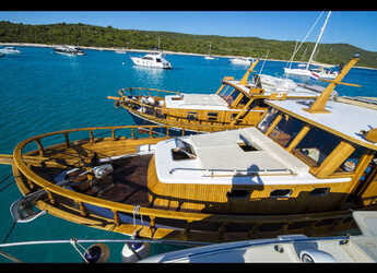 Rent a motorboat in Zadar Marina - Model Luka