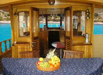 Rent a motorboat in Zadar Marina - Model Luka