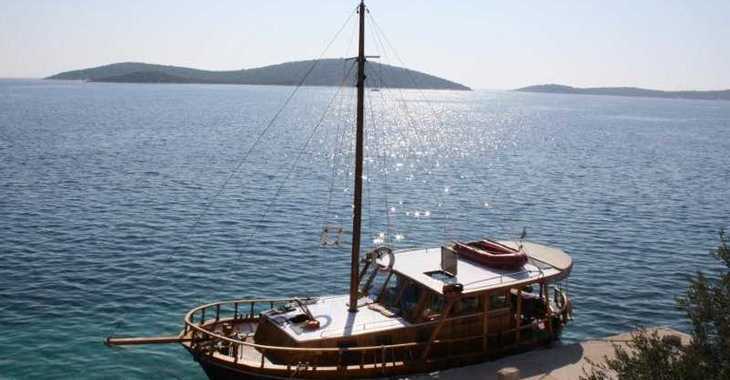 Rent a motorboat in Zadar Marina - Model Tiho