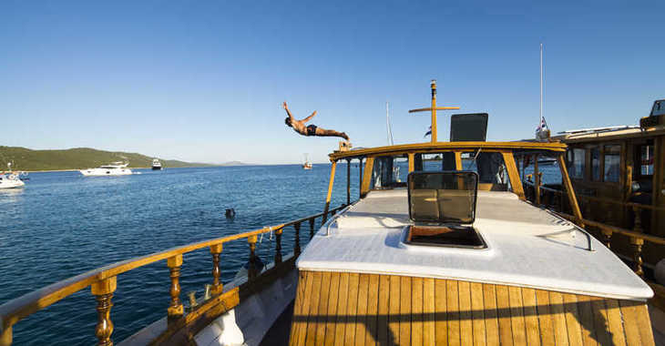 Chartern Sie motorboot in Zadar Marina - Model Tiho