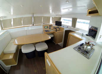 Rent a catamaran in Marina Mandalina - Lagoon 400