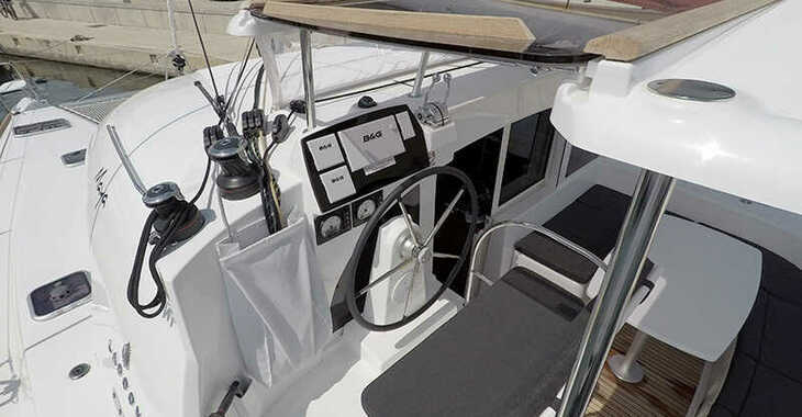 Rent a catamaran in Marina Mandalina - Lagoon 380