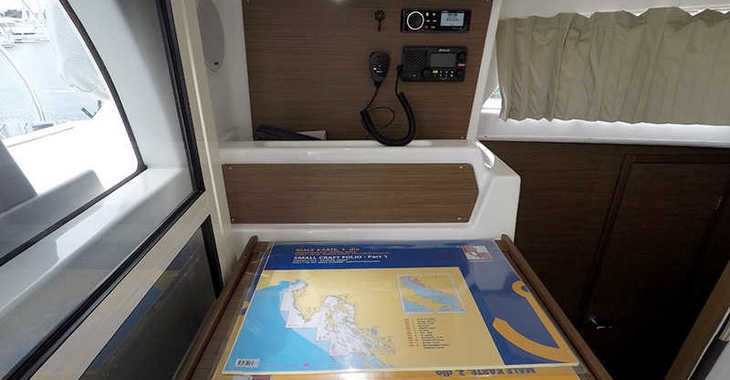 Rent a catamaran in Marina Mandalina - Lagoon 380