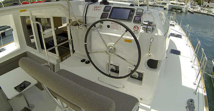 Rent a catamaran in Marina Mandalina - Lagoon 39