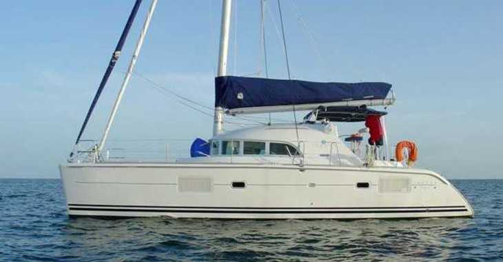 Rent a catamaran in Marina Mandalina - Lagoon 380 S2