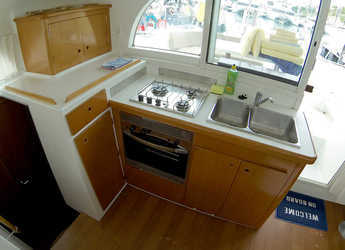 Rent a catamaran in Marina Mandalina - Lagoon 380 S2