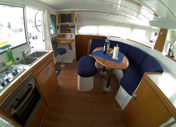 Rent a catamaran in Marina Mandalina - Lagoon 380 S2