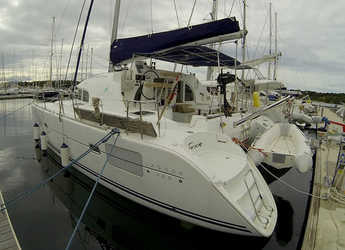 Rent a catamaran in Marina Mandalina - Lagoon 380 S2