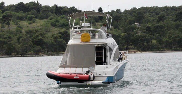 Louer bateau à moteur à Marina Mandalina - Beneteau Antares 36