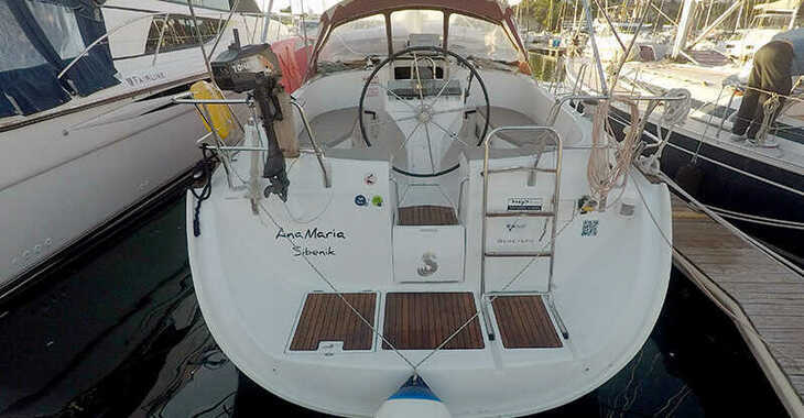 Rent a sailboat in Marina Mandalina - Oceanis Clipper 411