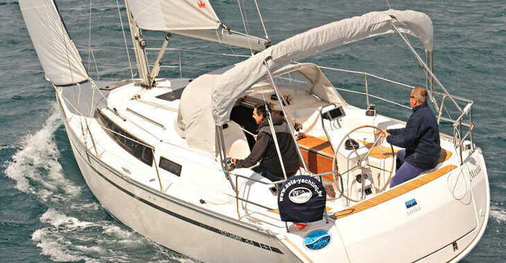 Rent a sailboat in Marina Sukosan (D-Marin Dalmacija) - BAVARIA C 33 