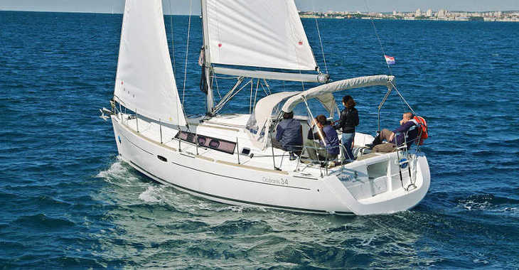 Rent a sailboat in Marina Sukosan (D-Marin Dalmacija) - OCEANIS 34